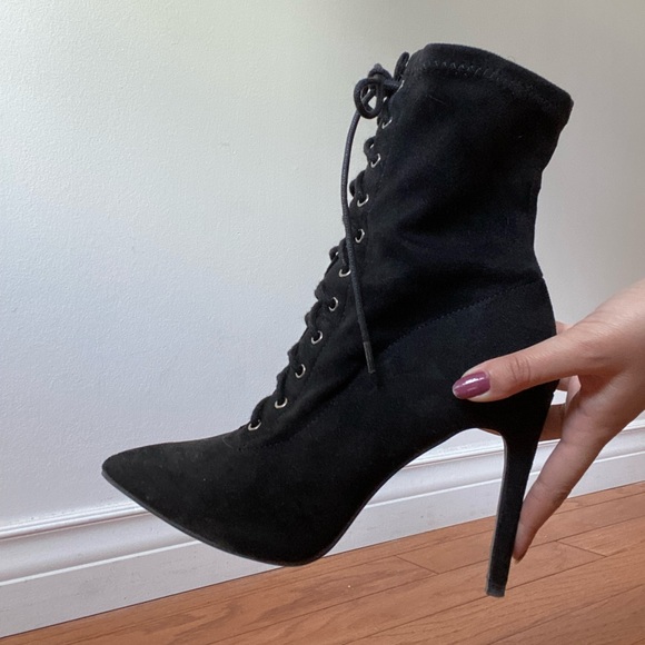 Steve Madden lace up boots - Picture 3 of 7